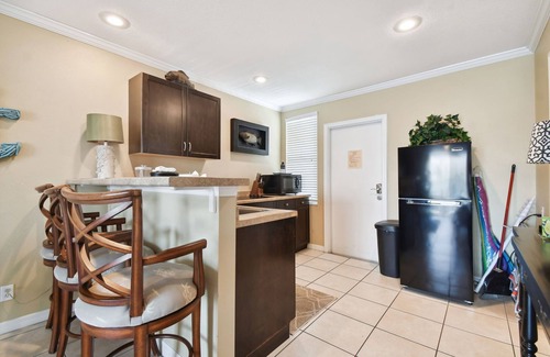 Bay Esplanade Hotel | Enchanted Inn Deluxe Suite #8 w/View of the Intra-costal water-way Pool, Fishin