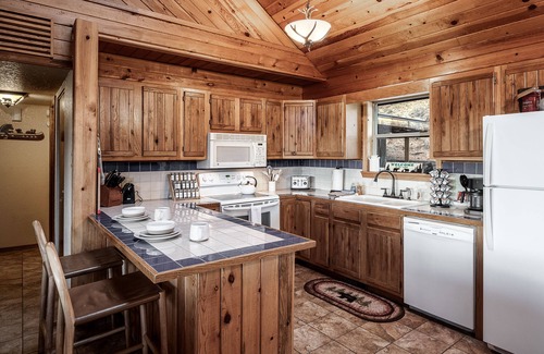 Ruidoso Cabin | Enchanted Oak Cabin | Spacious Retreat + Serene Wooded Views