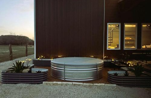 Fredericksburg House | Enchanted Rock Ridge - Cowboy Pool,Hot Tub,Firepit