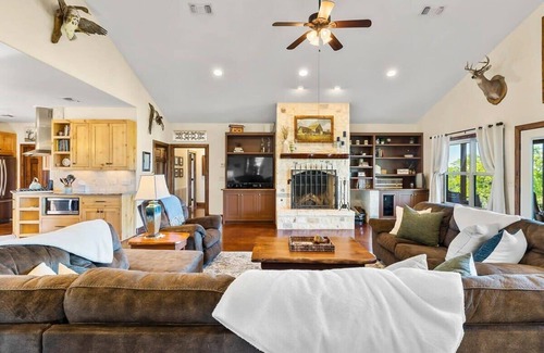 Fredericksburg House | Enchanted Rockview House | 3 Bedroom | Firepit