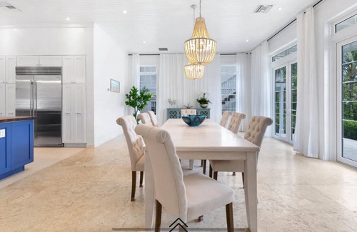 Nassau Villa | Enchanted Villa guarded community, Large Pool, Lush Garden, amazing water view