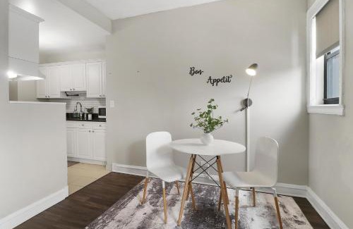 East Hyde Park Apartment | Enchanting 1BR Apartment in Hyde Park - Windermere 401