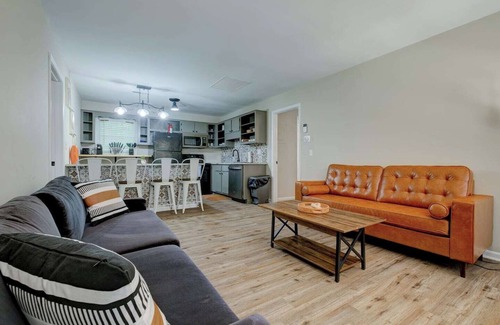 Newnan Villa | Enchanting 2-Bedroom By the Lake