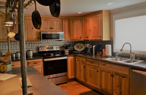 Bristol House | Enchanting 2 Bedroom Cottage with Porch over the South Holston River & Firepit!