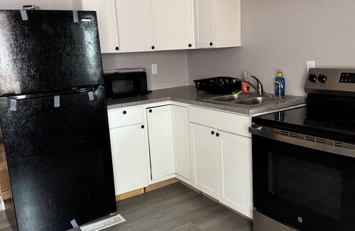 Cahokia House | Enchanting 2-bedroom house with AC in Saugetn10 Minutes from downtown St.Louis