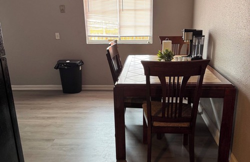Cahokia House | Enchanting 2-bedroom house with AC in Saugetn10 Minutes from downtown St.Louis