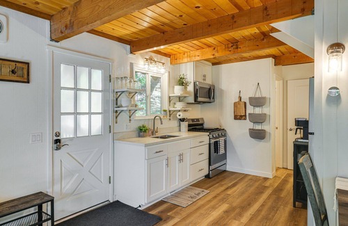 Cold Springs Cabin | Enchanting 3-bedroom cabin in Cold Springs