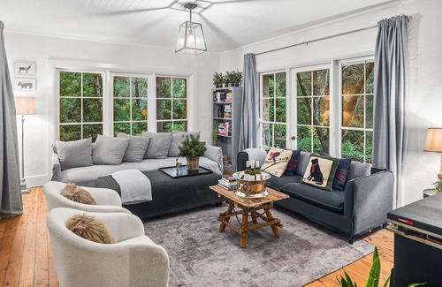 Bowral House | Enchanting 4-Bed Cottage With Picturesque Garden