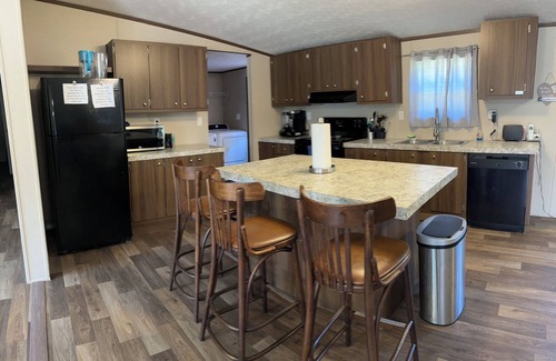 Votaw House | Enchanting and relaxing 4-bedroom pine house with plenty outdoor space to enjoy.