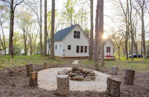 Andersonville House | Enchanting Andersonville Home Steps to Norris Lake