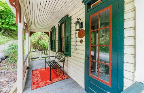Harpers Ferry House | Enchanting Cottage, walk to Downtown Harpers Ferry