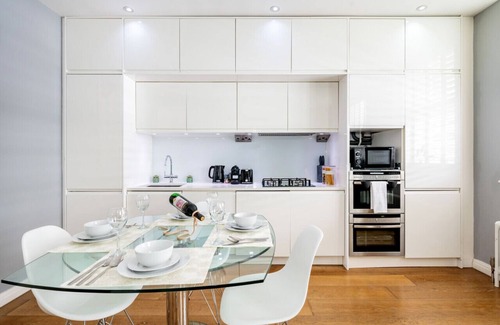 Covent Garden Apartment | Enchanting Covent Garden Haven