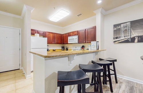 Four Corners Condo | Enchanting dog-friendly getaway with pool, hot tub, balcony, gym, W/D, & AC