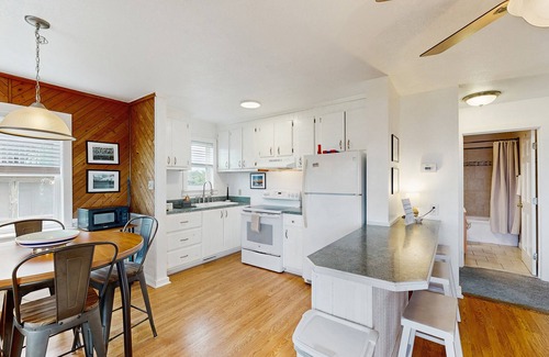 Avon House | Enchanting dog-friendly duplex with balcony, central AC, & kitchenette