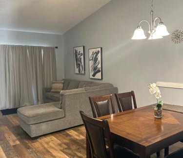 Kissimmee Apartment | Enchanting Escape 3-Bedroom Family Condo, Pool & More - Just 12 Mins to Disney! Cortile