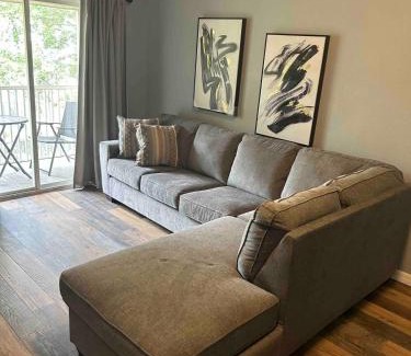 Kissimmee Apartment | Enchanting Escape 3-Bedroom Family Condo, Pool & More - Just 12 Mins to Disney! Cortile