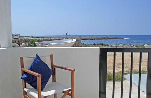 Biniancolla House | Enchanting fisherman’s cottage in front of the sea in Biniancolla