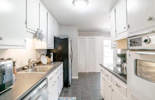 Mobile House | Enchanting Forestwood Retreat