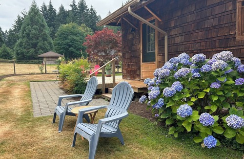 Clinton Cottage | Enchanting meadow retreat 2-bedroom cottage on beautiful Whidbey Island