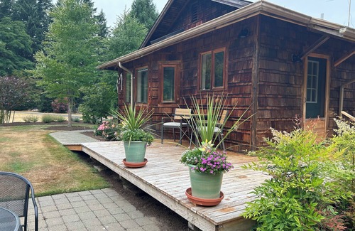 Clinton Cottage | Enchanting meadow retreat 2-bedroom cottage on beautiful Whidbey Island