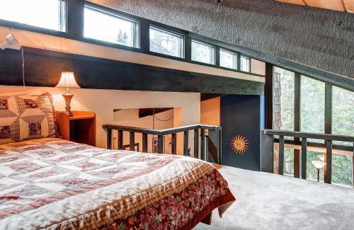 Peak 9 Apartment | Enchanting Mountain Haven - Ski, Explore & Relax with Unrivaled VIEWS - TB303