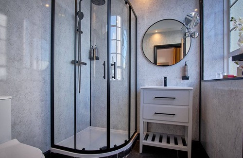 Oban Hotel | Enchanting Oban Stay: Perfect Base for Culture Enthusiasts, 3 Rooms
