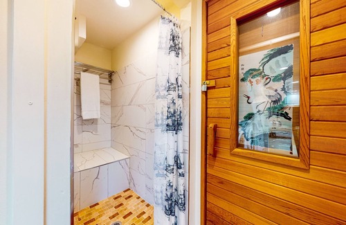 Issaquah Apartment | Enchanting, private nature retreat with generous deck - near trails & parks