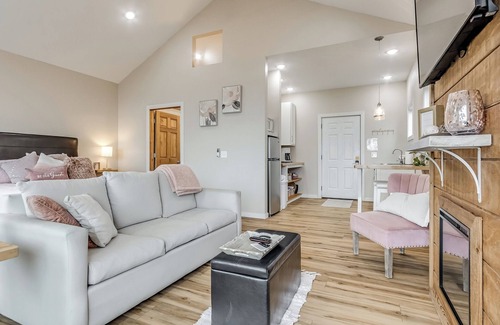 Longtown Cabin | Enchanting Private Treetop Hideaway-Memory Maker-Lakeview-Jacuzzi Tub