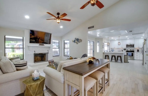 Mesa House | Enchanting Retreat on Encanto St, free Heated Pool