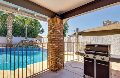 Mesa House | Enchanting Retreat on Encanto St, free Heated Pool