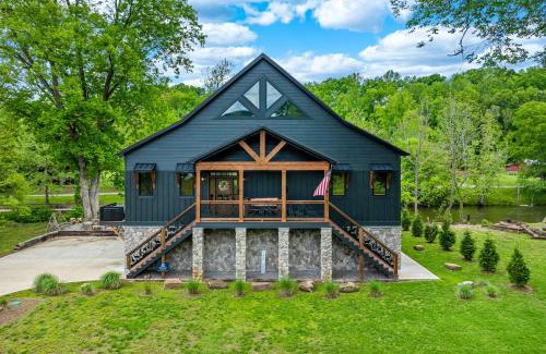 Townsend House | Enchanting Riverscape