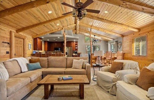 Eagle Mountain Estates House | Enchanting Snow Escape