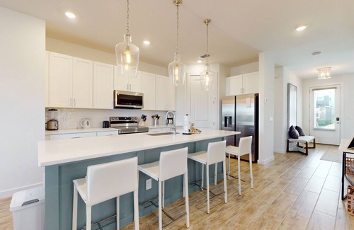 West Haven House | Enchanting & sun-soaked getaway with tennis court, generous patio, AC, & W/D
