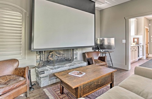 Lynn House | Enchanting Tryon Home w/ Hot Tub ~ 14 Mi to TIEC!