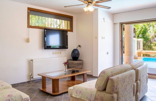 Cesme Villa | Enchanting Villa with Backyard in Cesme near Beach