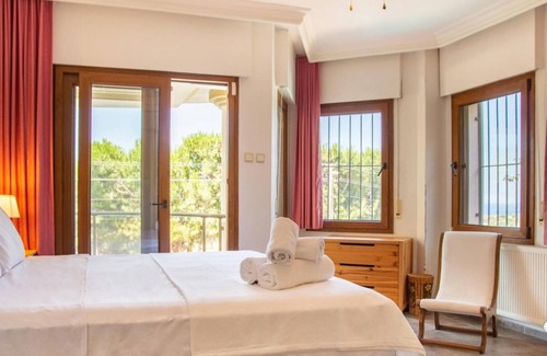 Cesme Villa | Enchanting Villa with Backyard in Cesme near Beach