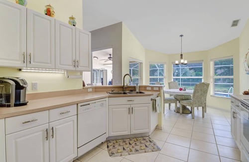 Central Naples Villa | Enchanting Villa with Private Pool, Bicycles, and Full Amenities; 7-day discount