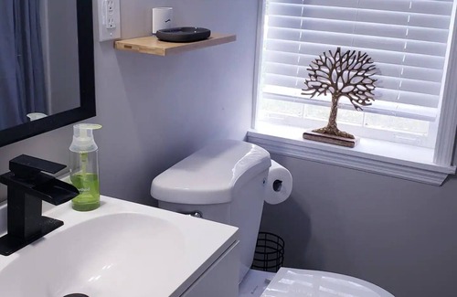 East Point House | Enclave by StayLuxe - 5 min from Airport