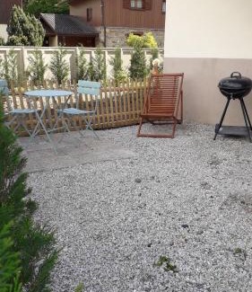 Aigueblanche Apartment | Enclos savoyard Appartement meublé 1chambre 1 canapé lits 3personnes