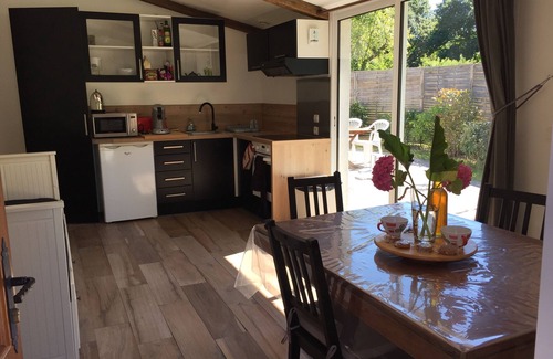 Saint-Lunaire Apartment | enclosed garden, close to beaches and seaside hikes.