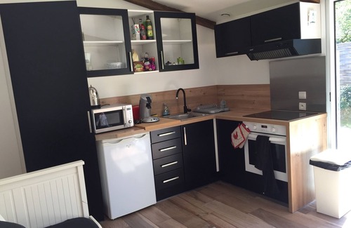 Saint-Lunaire Apartment | enclosed garden, close to beaches and seaside hikes.