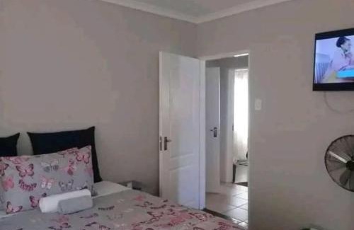 UPhongolo House | Encome Guest House