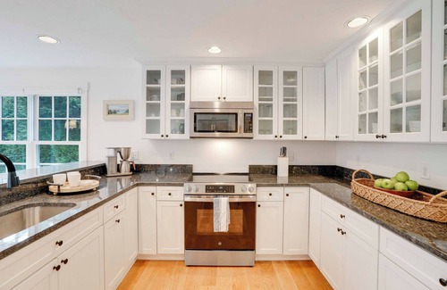 Katama House | END OF SUMMER SAVINGS! LUXE Coastal Chic KATAMA Gem Close to Beach & Town