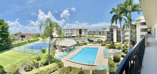 Marco Island House | End Unit Steps from Beach Access w/No Crazy Beach Prices!