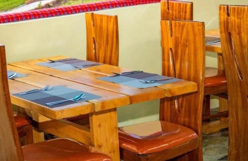 Ololaimutiek Hotel | Endeem mara resort