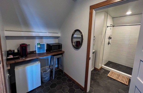 Downtown - Waterfront House | Endion Station Inn Next to Lake Superior Suite #5
