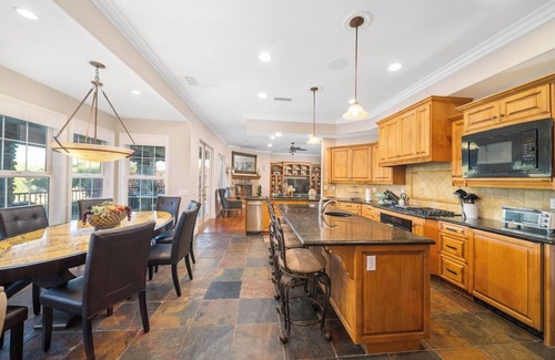 Murrieta House | Endless Amenities at The Estate at Oak Hollow