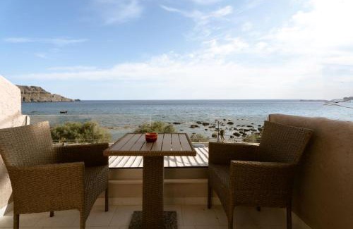 Agios Vasileios Hotel | Endless Blue Seaside View