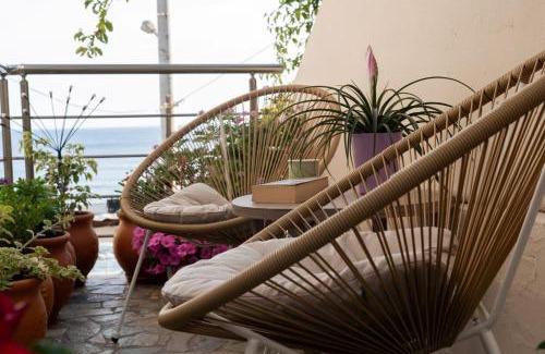 Agios Vasileios Hotel | Endless Blue Seaside View