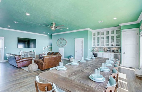 Crystal Beach House | Endless Horizons Summ